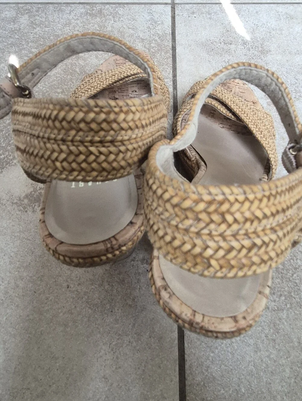 Stuart Weitzman Minx Camel Woven Cork Wedge Sandals Size 7.5 - Picture 4 of 16
